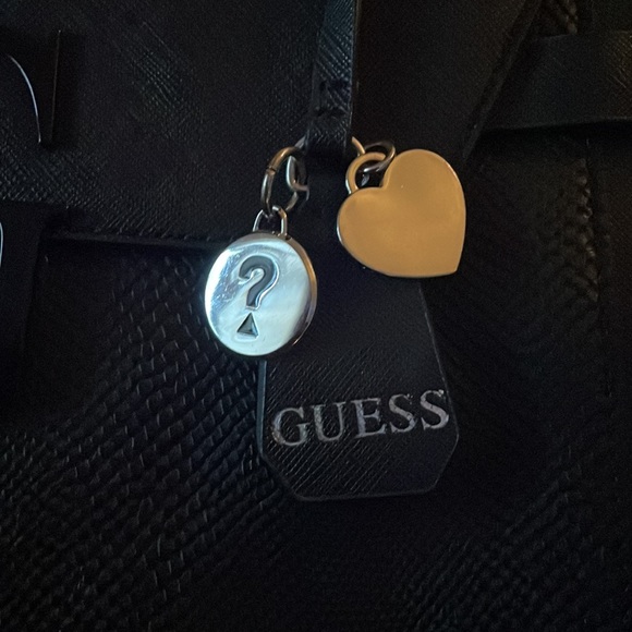 Guess handbag with defects - Picture 3 of 7